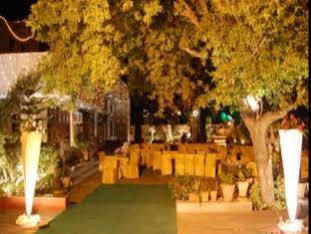Hotel Kings Retreat Patiala Bagian luar foto